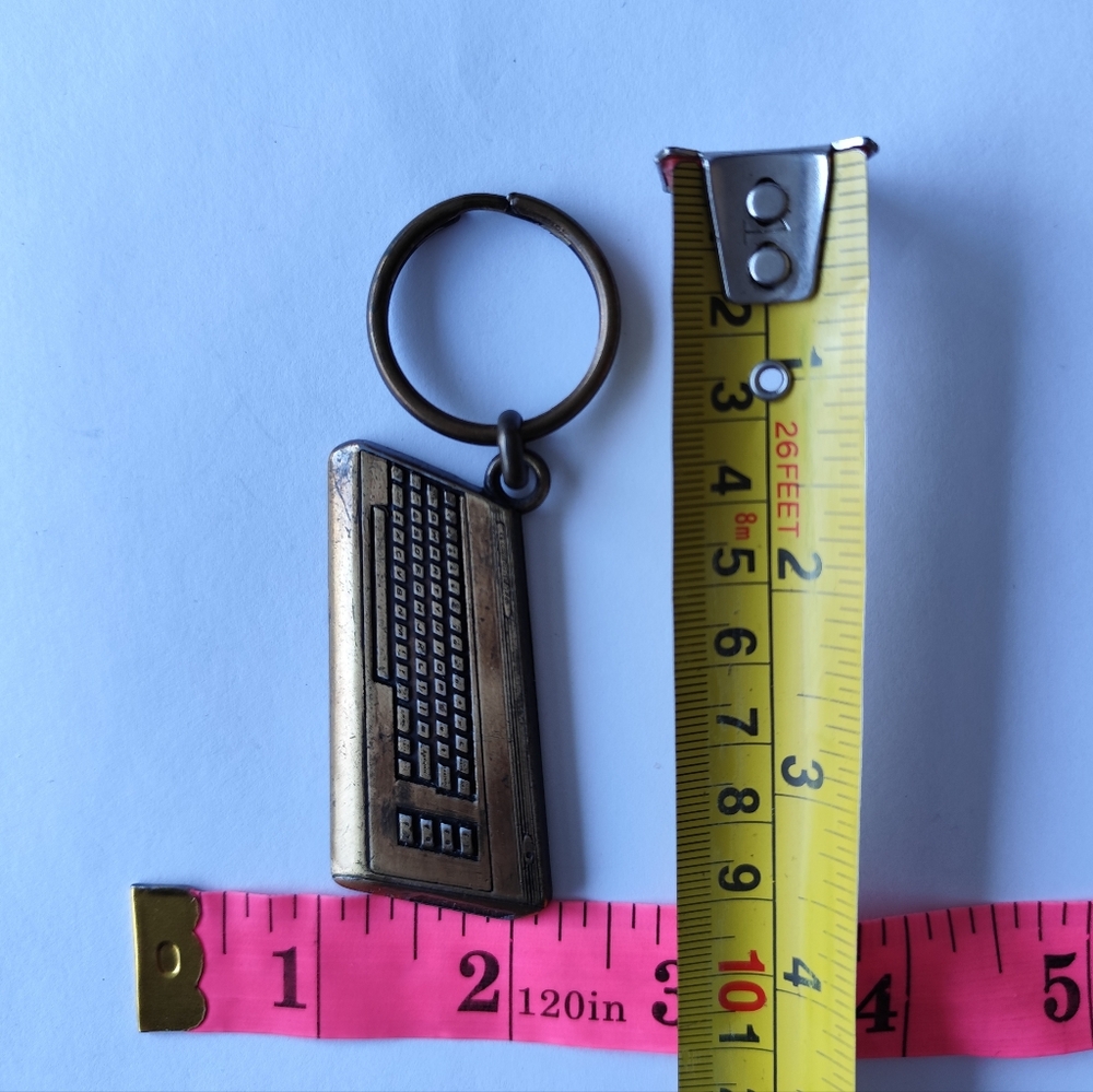 Vintage COMMODORE Computer Keyboard Keychain Rare - Picture 5 of 5